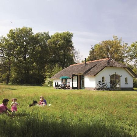 Luxury 4-Person Bungalow In The Holiday Park Landal Twenhaarsveld Хльтен Экстерьер фото