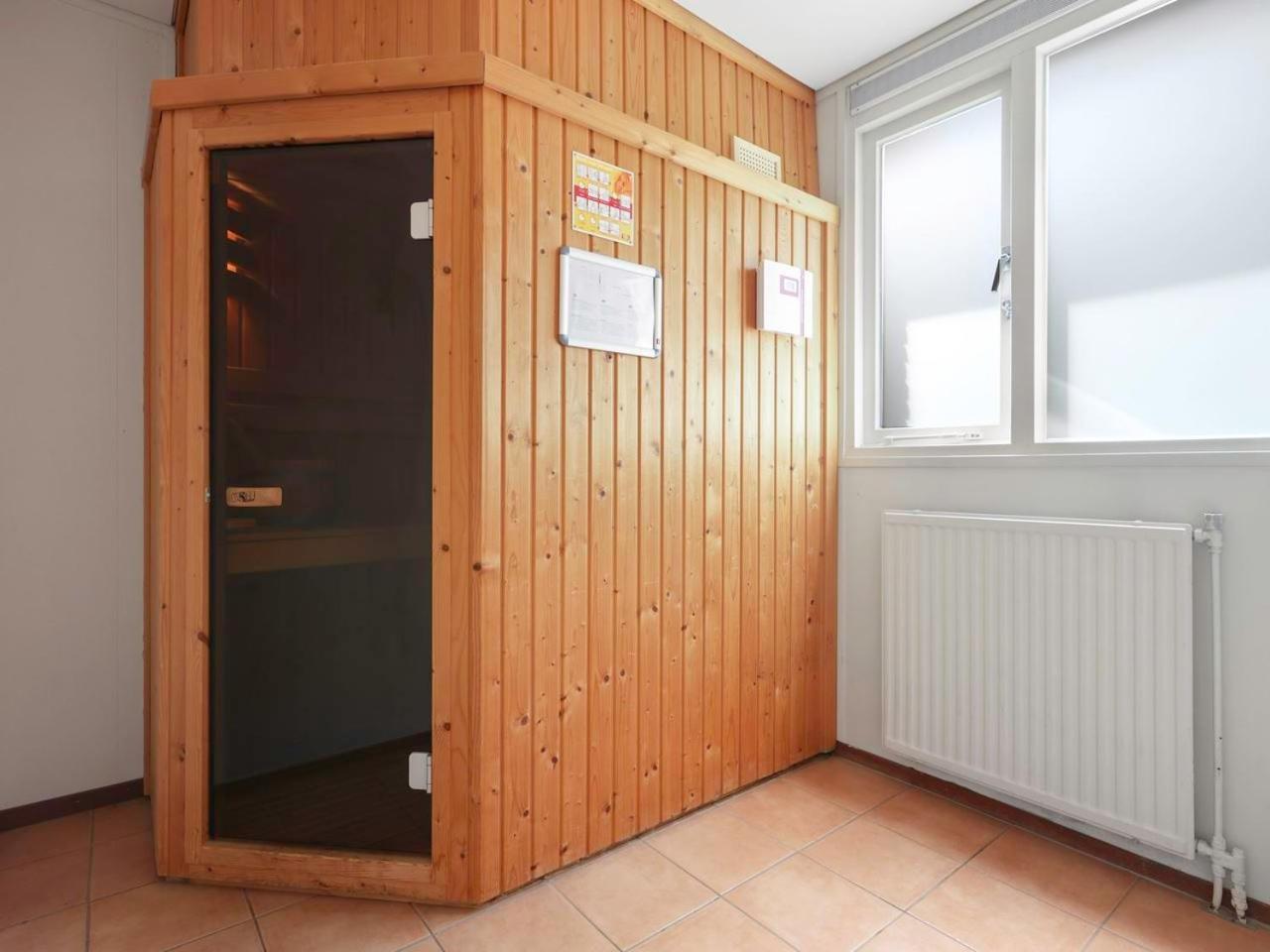 Luxury 4-Person Bungalow In The Holiday Park Landal Twenhaarsveld Хльтен Номер фото