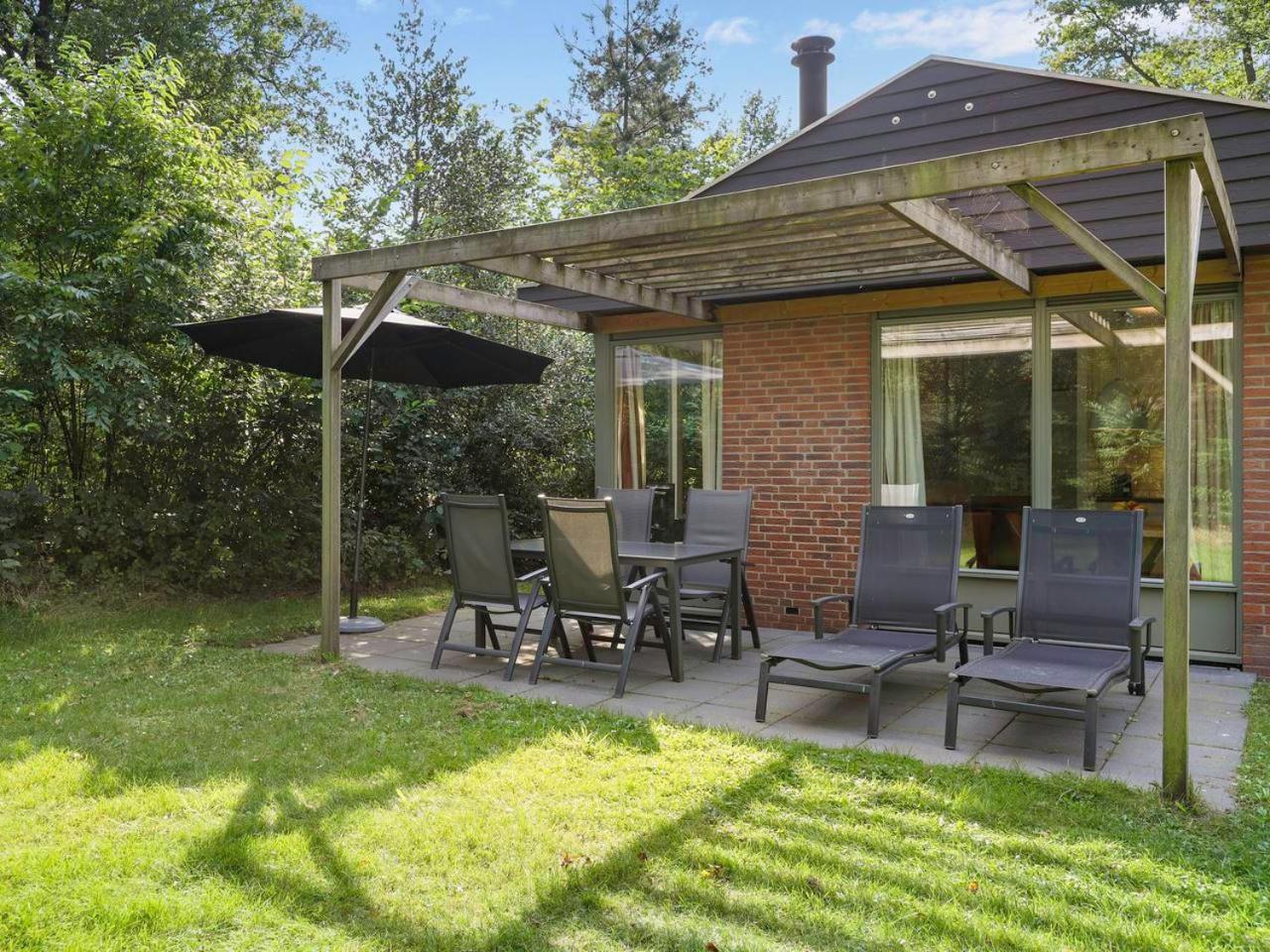 Luxury 4-Person Bungalow In The Holiday Park Landal Twenhaarsveld Хльтен Номер фото