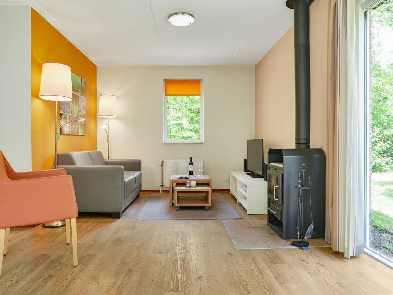 Luxury 4-Person Bungalow In The Holiday Park Landal Twenhaarsveld Хльтен Экстерьер фото