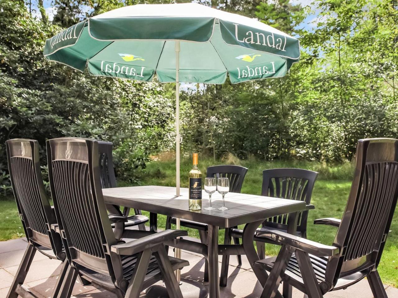 Luxury 4-Person Bungalow In The Holiday Park Landal Twenhaarsveld Хльтен Номер фото