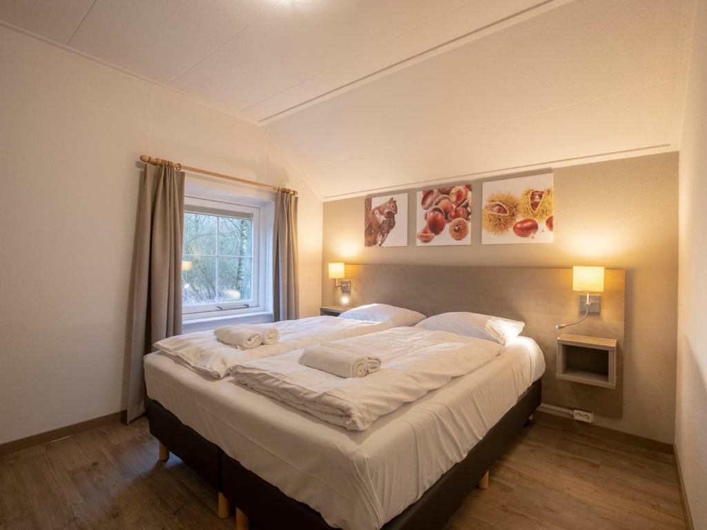 Luxury 4-Person Bungalow In The Holiday Park Landal Twenhaarsveld Хльтен Экстерьер фото